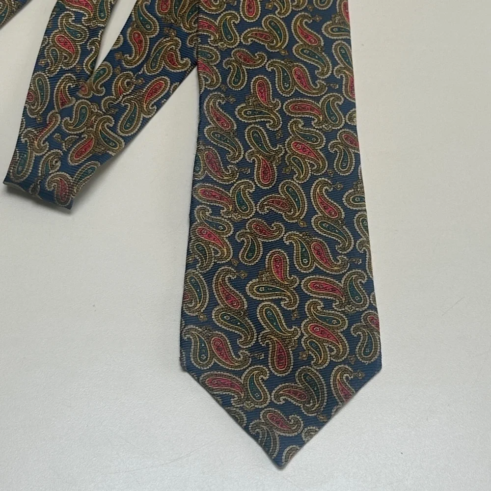 🔥VINTAGE BURBERRYS Paisley Tie 100% silk in Black and Red